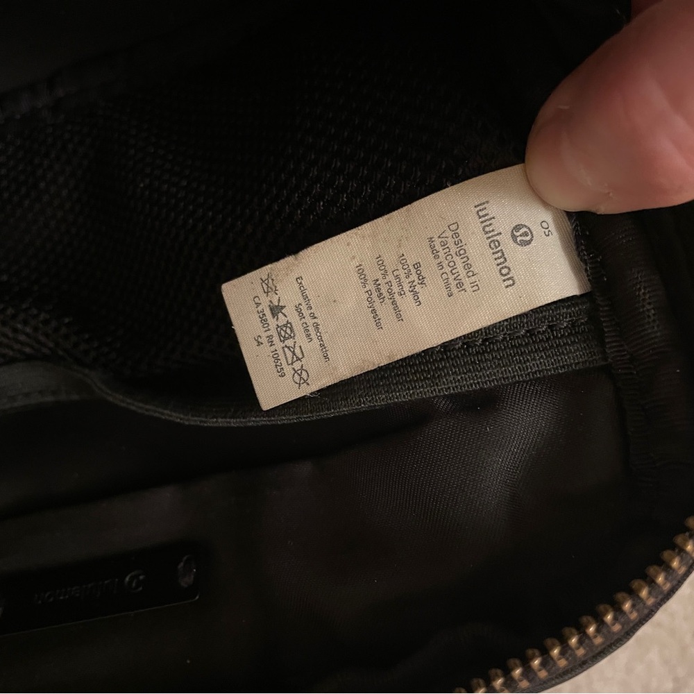 Lululemon Everywhere Belt Bag, 1L - Picture 5 of 8